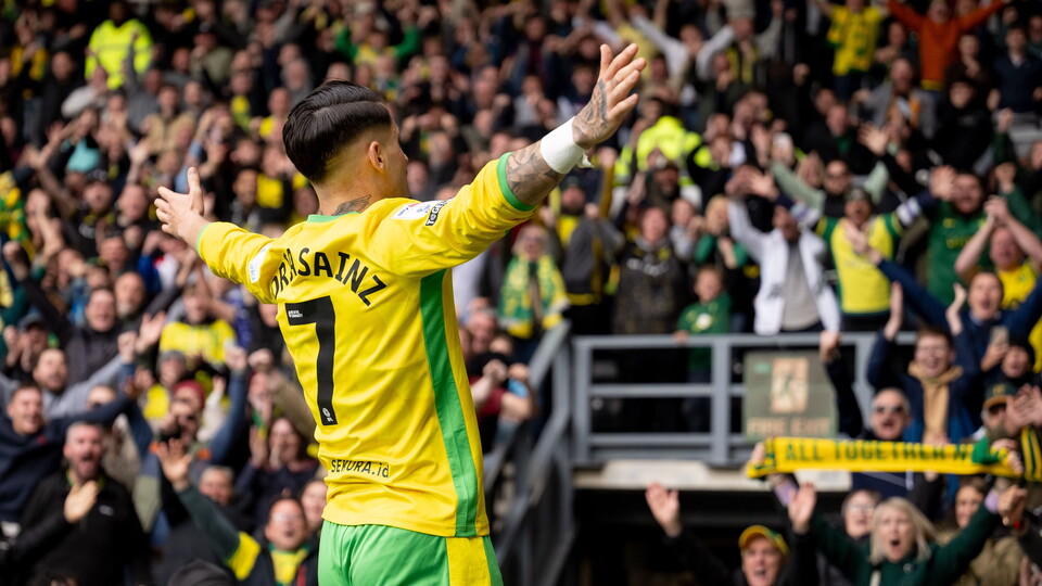Norwich City's Borja Sainz has been voted as the best player in the EFL by readers of FourFourTwo magazine.