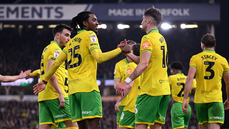First-half goals from Mathias Kvistgaarden and Paris Maghoma saw Norwich City return to winning ways, beating Sheffield Wednesday 2-0 at Carrow Road.
