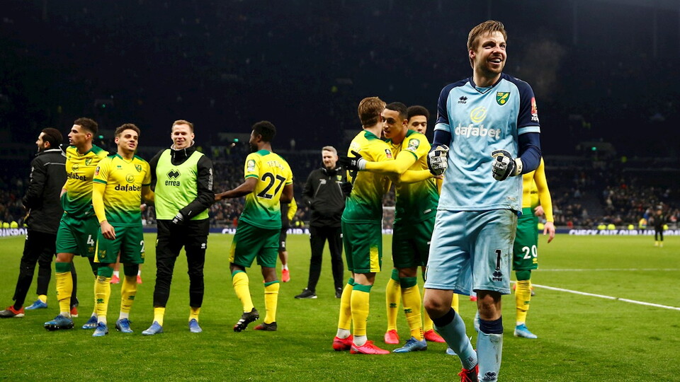 Tim Krul recently made his 100th appearance for Norwich City in all competitions. Let’s see how much you know about the Dutchman’s career in yellow and green (technically grey, orange, light blue and so on)!