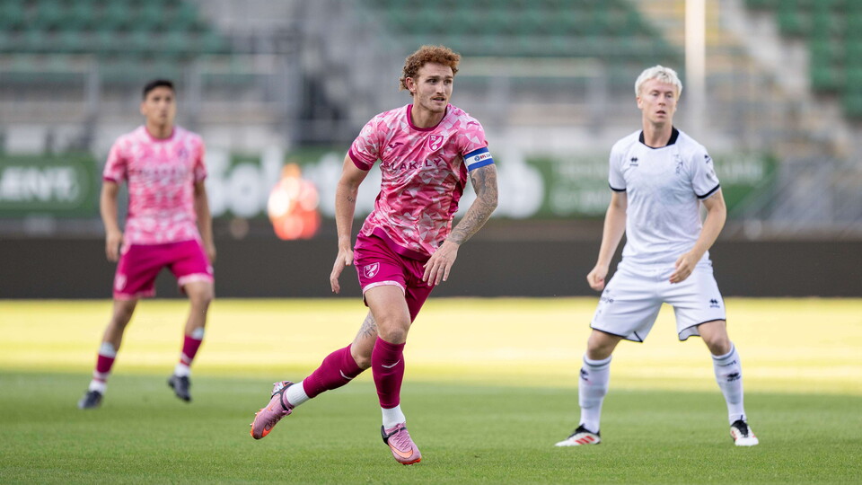 Norwich City concluded their pre-season tour of the Netherlands with a goalless draw against ADO Den Haag at the Bingoal Stadium.