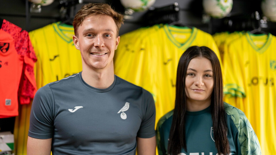 Fans joined Kieran Dowell and Ella Gambell at Carrow Road for a signing session on Wednesday, April 12.