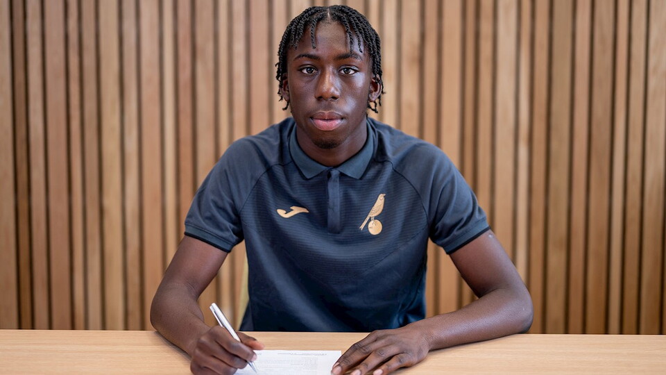 Norwich City are delighted to announce seven academy youngsters have signed with the club as they officially begin their scholarship programmes as Canaries.
