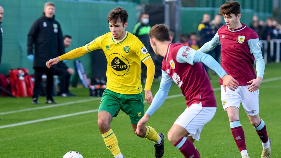 Norwich City Under-23s settled for a point after two late goals levelled the scoring for Burnley in their clash on Monday afternoon.