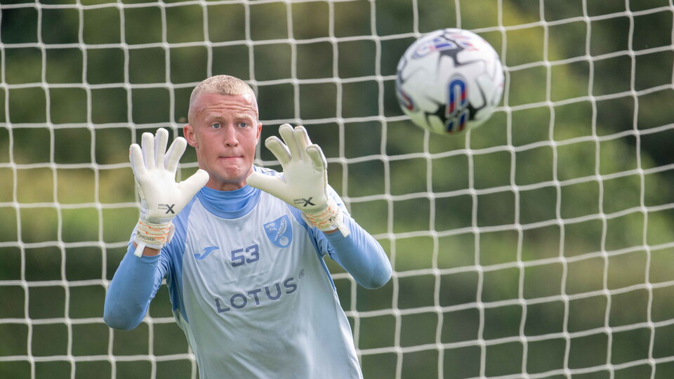 Dylan Berry has joined Macclesfield in the Northern Premier League on a one-month loan deal.
