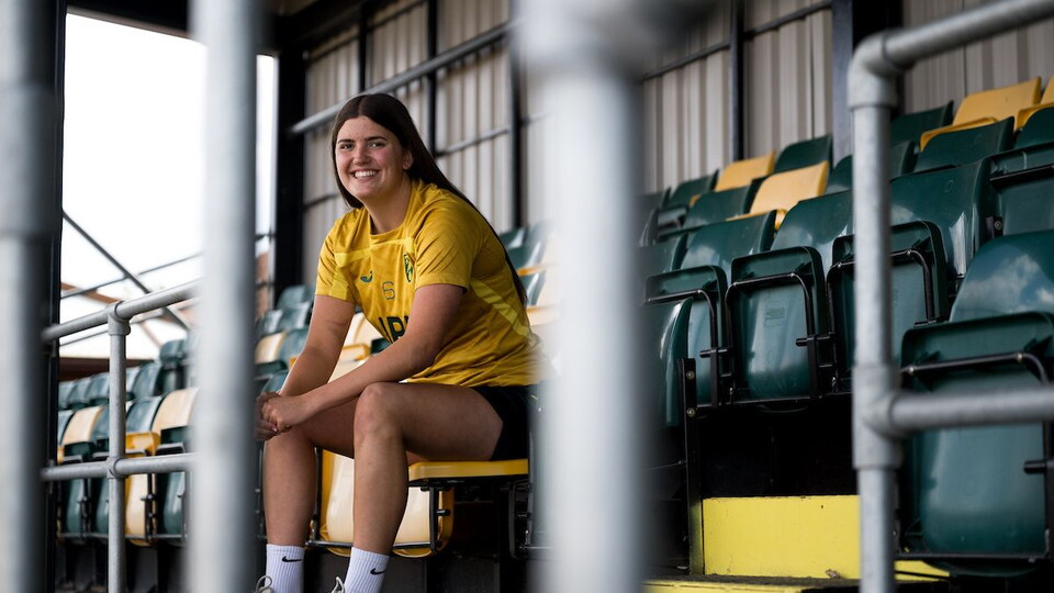 Norwich City Women are delighted to announce that defender Evie Williams has signed a new contract with the club.
