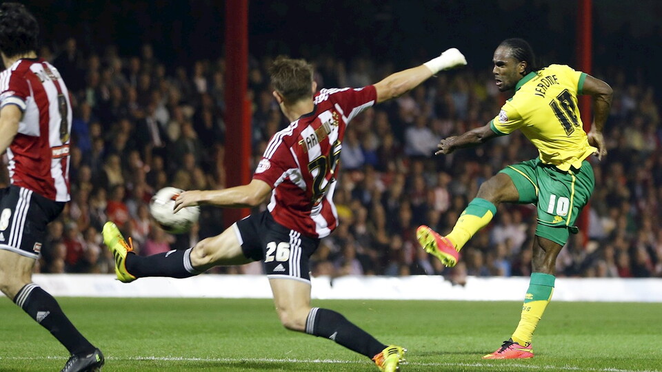 As Norwich City travel to Brentford Community Stadium looking to make it four league wins in a row, we’re looking back on a memorable fixture between the sides at Griffin Park in 2014.