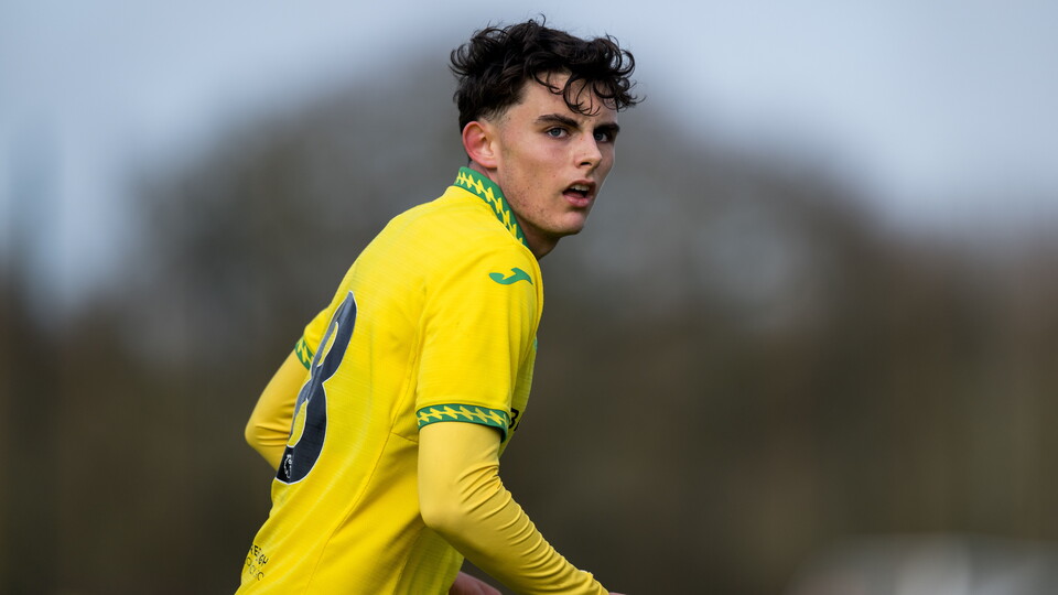 Norwich City Under-18s extended their unbeaten run to six games with a 2-2 draw away to Aston Villa in the Under-18 Premier League South.