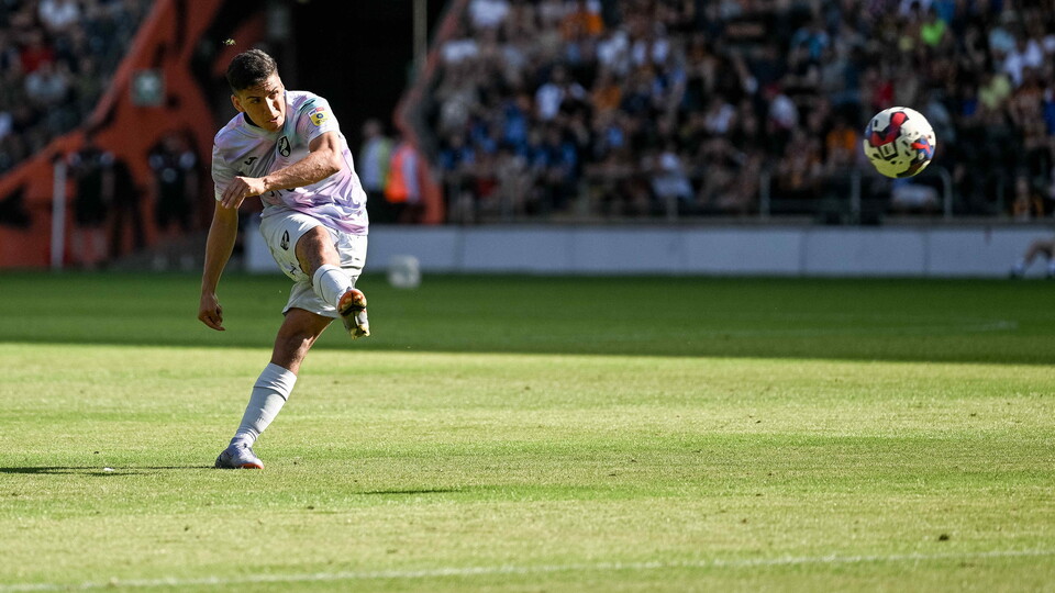 Norwich City were beaten 2-1 away to Hull City on Saturday, despite a late flurry of chances for the Canaries.