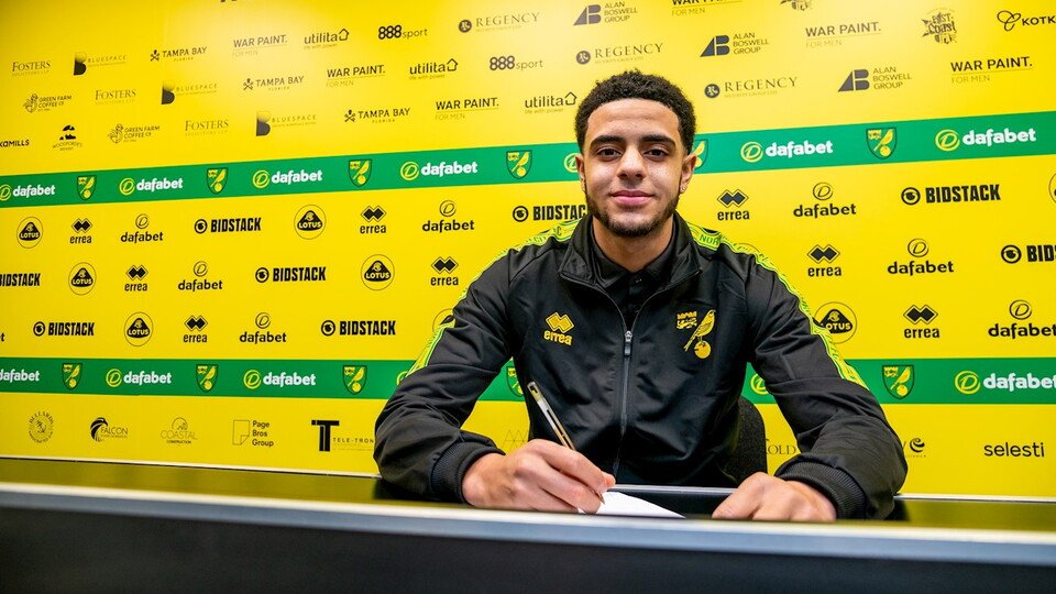 Norwich City defender Andrew Omobamidele has signed a new contract with the Canaries, keeping him with the club until the summer of 2024.