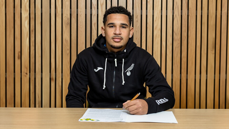 Norwich City academy midfielder Adian Manning has signed a contract extension until June 2025, with an option for an extra year.