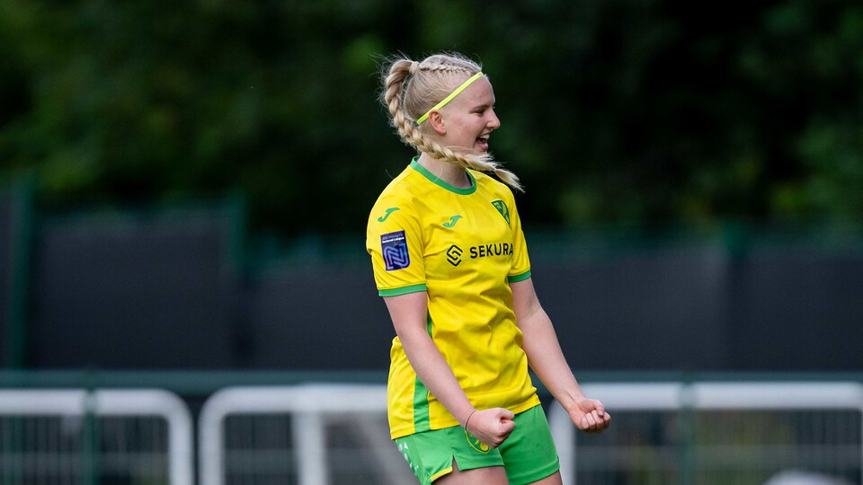 Lauren Hailes and Norwich City Women made a triumphant return to Ashford Town, as the midfielder netted a hat-trick in 45 minutes to help secure a 6-0 win.