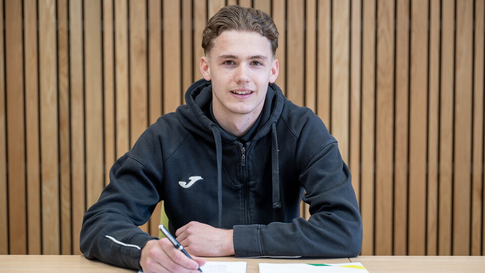 Academy midfielder Toby Chilvers has signed his first professional contract at Norwich City.