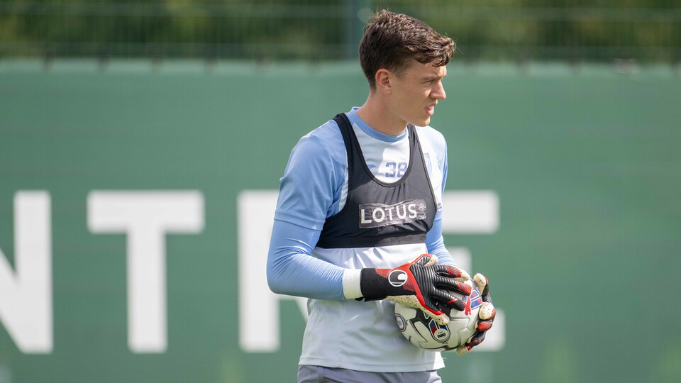 Norwich City goalkeeper Jon McCracken has signed for Scottish Premier League side Dundee on loan for the remainder of the 2023/24 season.