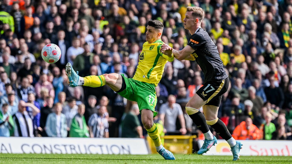 View a gallery of images from yesterday's game.