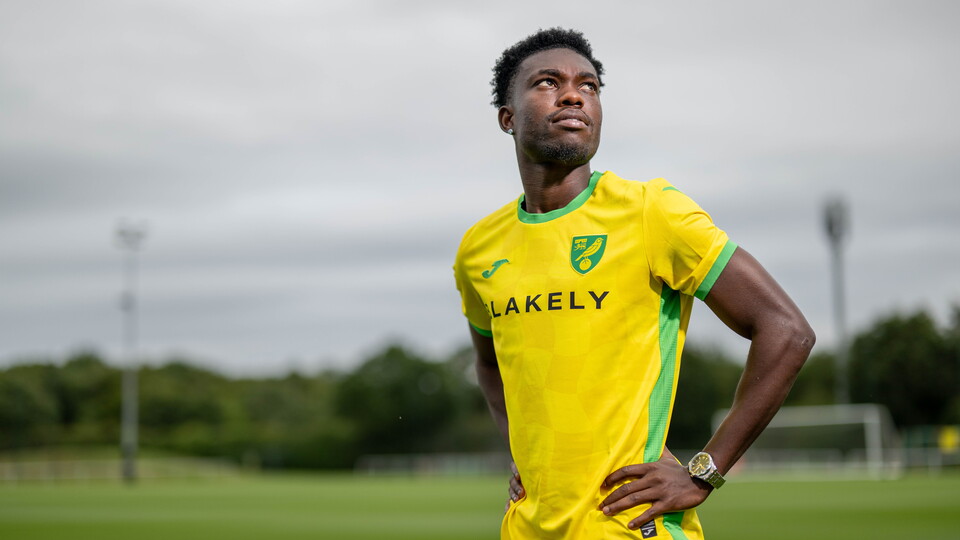 Norwich City have completed the signing of midfielder Amankwah Forson from Red Bull Salzburg for an undisclosed fee.