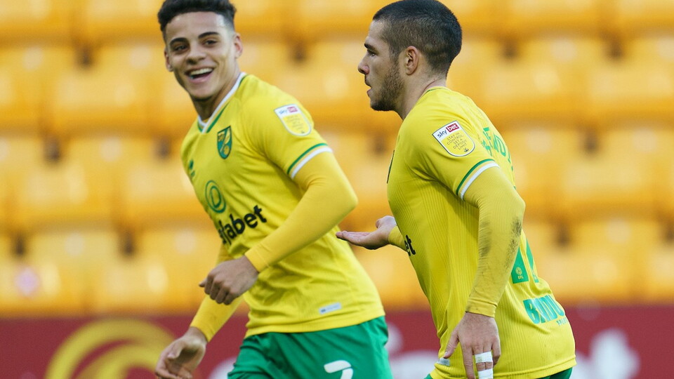 Norwich City made it five wins in a row with a 2-0 victory against Cardiff City at Carrow Road on Saturday.