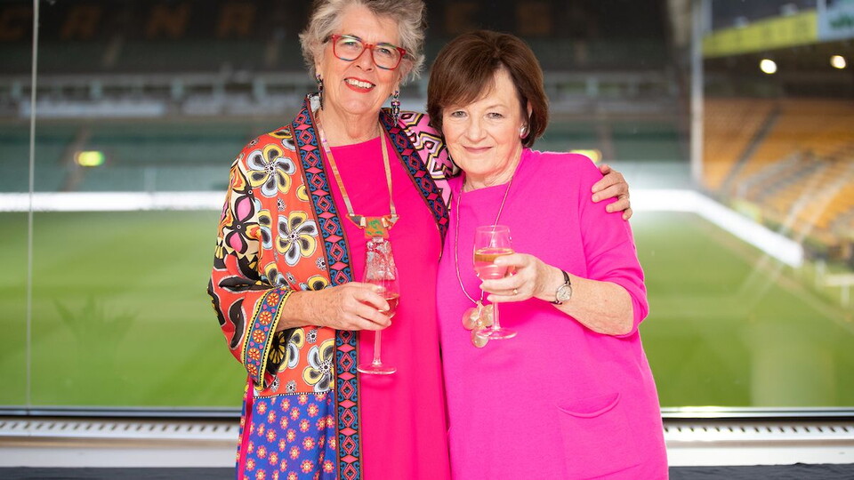 Last night, Carrow Road and Delia’s Canary Catering hosted a fantastic evening of entertainment with TV judge Dame Prue Leith, at Top of the Terrace.