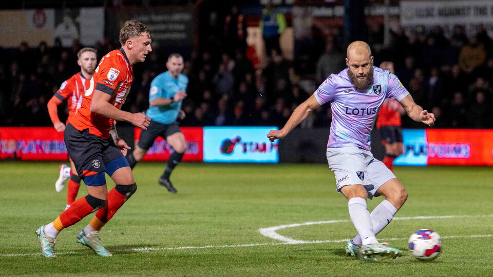 Norwich City suffered a 2-1 defeat to Luton Town at Kenilworth Road in the Sky Bet Championship on Boxing Day.