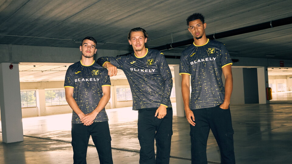 We're giving away a signed away shirt with principal partner Blakely Clothing for one lucky supporter who attends this Saturday's Apex Games.