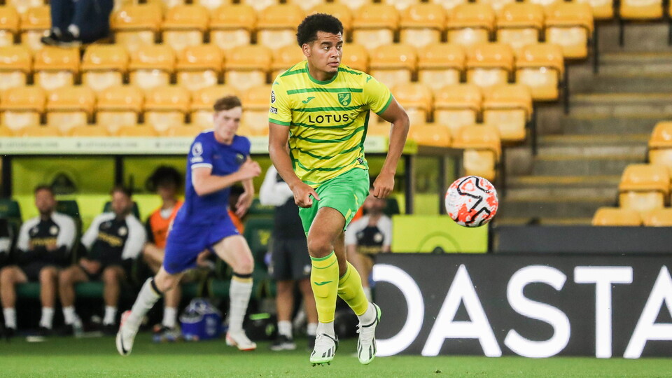 Tom Dickson-Peters has joined National League side Woking on an initial one-month loan deal.