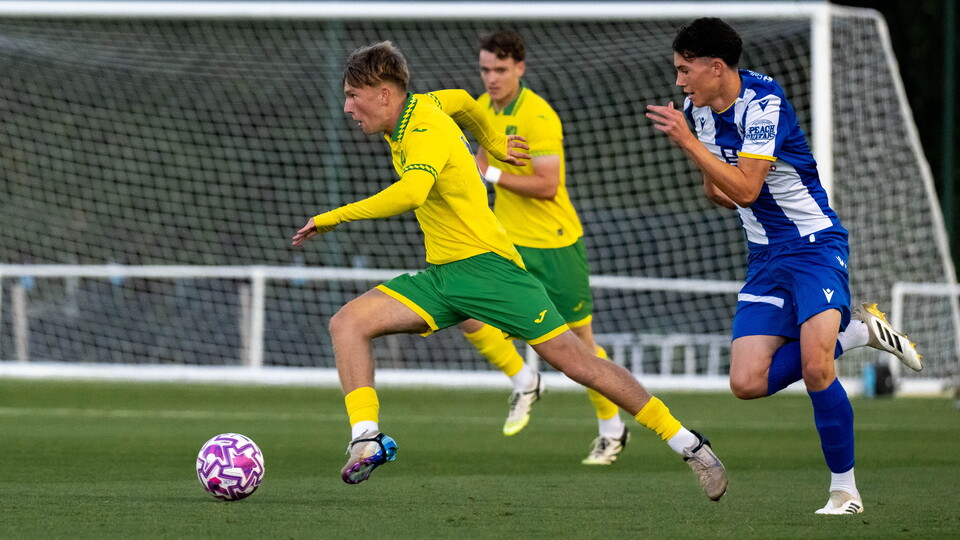 Norwich City began their Under-21 Premier League Cup campaign with a 2-2 draw against Colchester United at the Avant Training Centre.