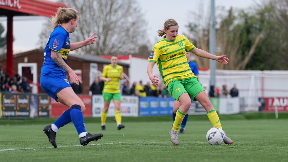 Norwich City Women secured a point in dramatic fashion on Sunday, scoring twice in injury time to deny Wimbledon victory on their home turf.