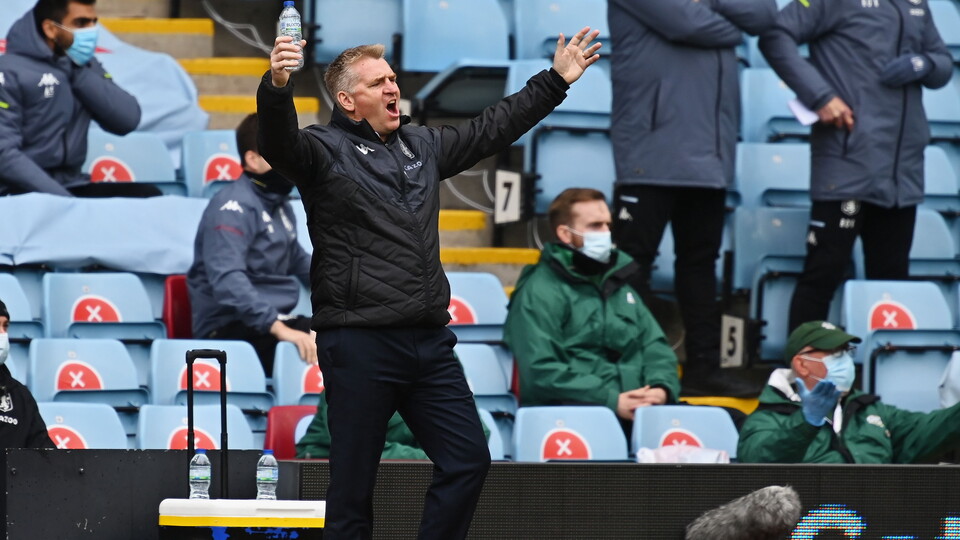 Dean Smith officially became head coach of Norwich City on Monday morning, putting pen to paper on a two-and-a-half-year-deal.