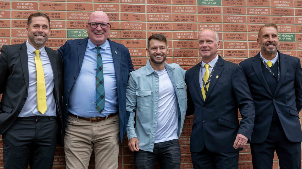 Grant Holt, Jeremy Goss, Wes Hoolahan, Darren Huckerby, and Bryan Gunn were all in attendance at a celebration event before our season opener with Hull City, to mark the installation of a new legends’ mural at Carrow Road.
