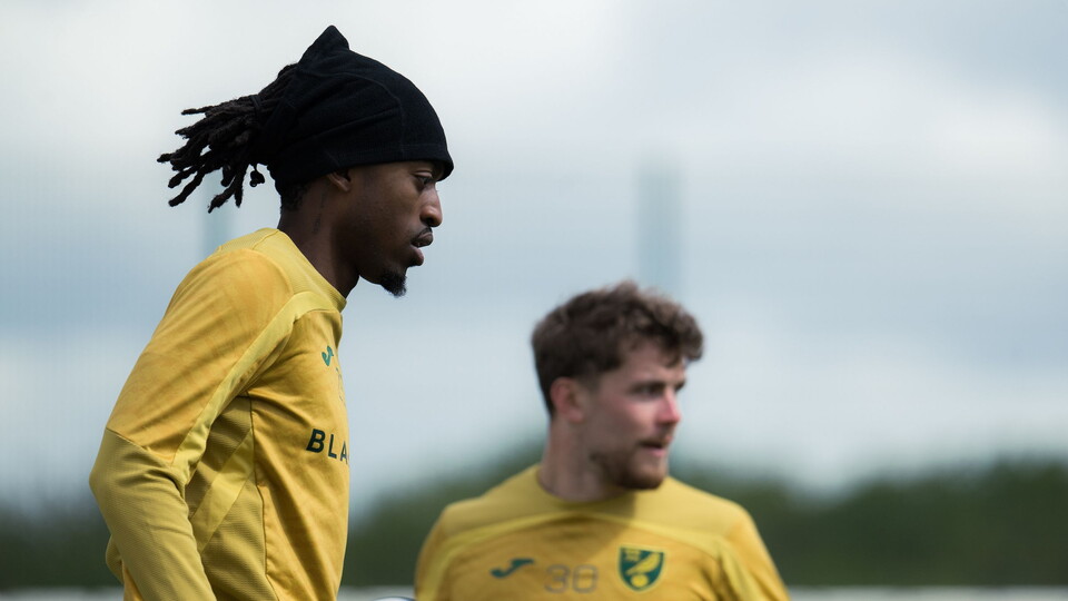 A group of first-team players not involved in international duty were back in training at the Avant Training Centre with Philippe Clement and his backroom staff.