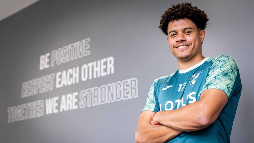 Gabriel Sara described his move from São Paulo to Norwich City as an honour as he became the first Brazilian player to sign for the Canaries on Friday.