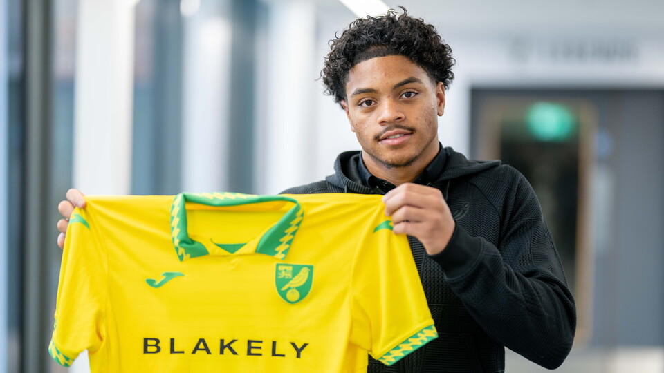 Academy attacker Ben Tree has signed his first professional contract at Norwich City.