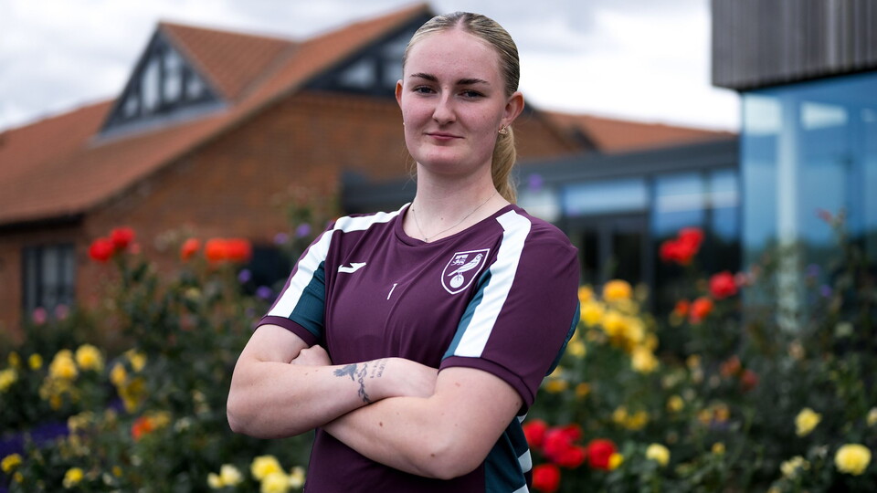 Norwich City Women are delighted to announce the signing of goalkeeper Poppy Irvine on a professional contract following her depature from WSL side Birmingham City.