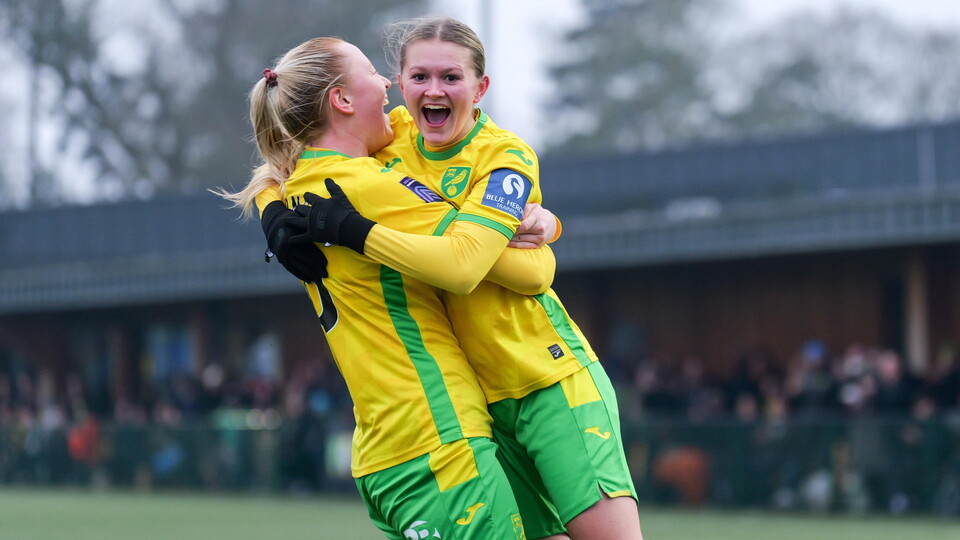 Holly Kennard was at the double for Norwich City Women as they beat league-leaders Chatham Town 2-1 at The Nest.