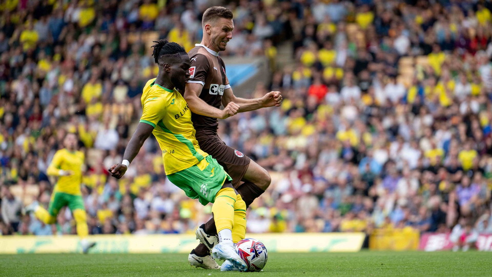 Norwich City concluded their pre-season preparations with defeat against Bundesliga side FC St Pauli at Carrow Road.