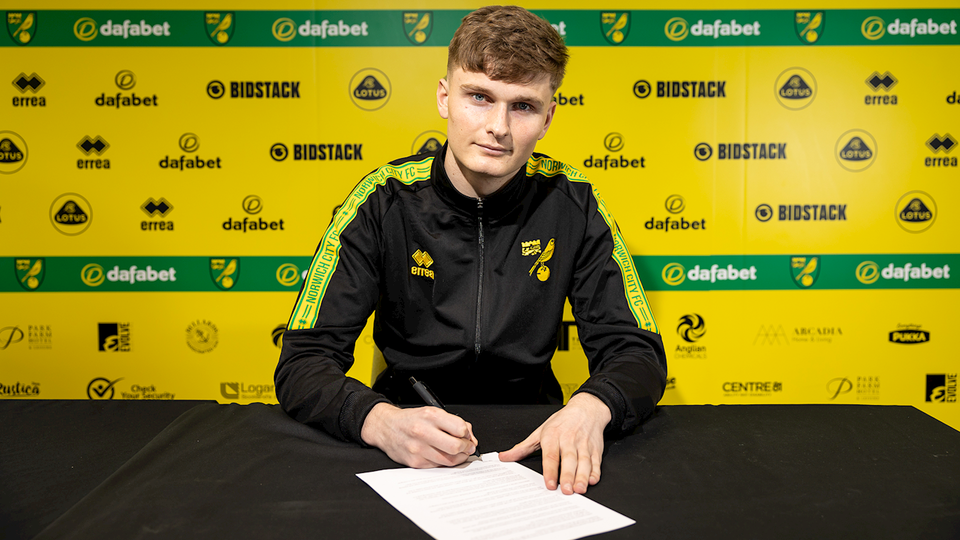 Norwich City goalkeeper Archie Mair has signed a new contract with the club, keeping him with the Canaries until the summer of 2024 with the option to extend by a further year.