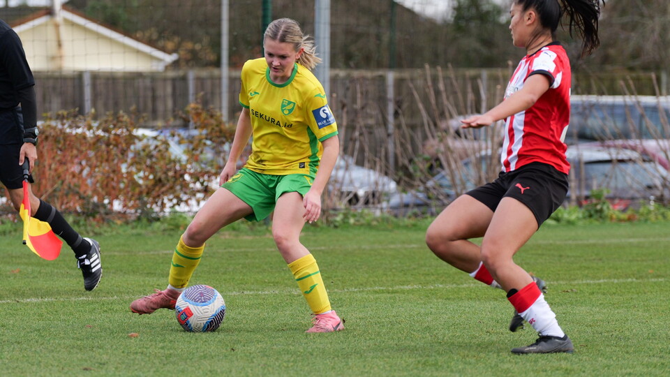 A stunning strike from Issy Moore wasn't enough to get a win for the Canaries against Southampton Academy Women, as they bowed out of the FAWNL Plate.