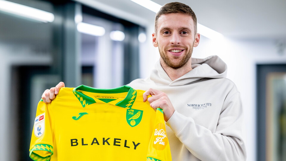 Norwich City have signed midfielder Sam Field on loan from QPR for the remainder of the 2025/26 season.