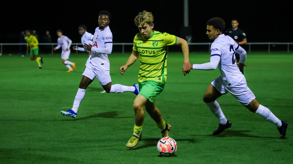 Norwich City Under-21s conceded late on, as Tottenham Hotspur claimed a 4-3 win in the Premier League 2.