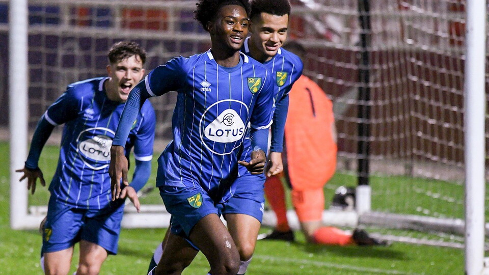 A hat-trick from Abu Kamara saw Norwich City comfortably into round four of the FA Youth Cup with a 4-2 victory against Wolverhampton Wanderers.