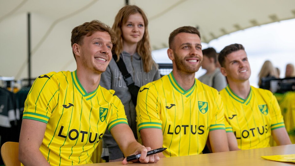 Yesterday marked the Norfolk Show’s second and final day, as the Norwich City stand saw hundreds of fans at another busy day.