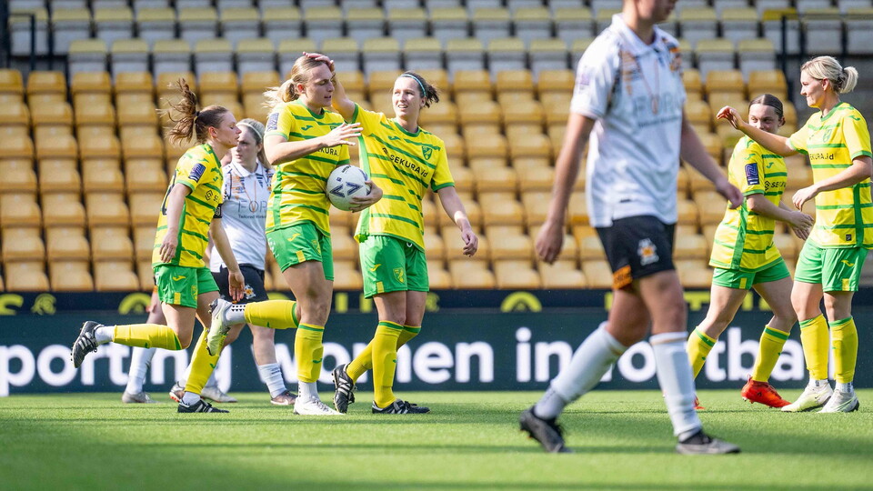 Norwich City Women drew 1-1 with Cambridge United Women on Sunday afternoon in an FAWNL Division One South East thanks to a Megan Todd penalty.