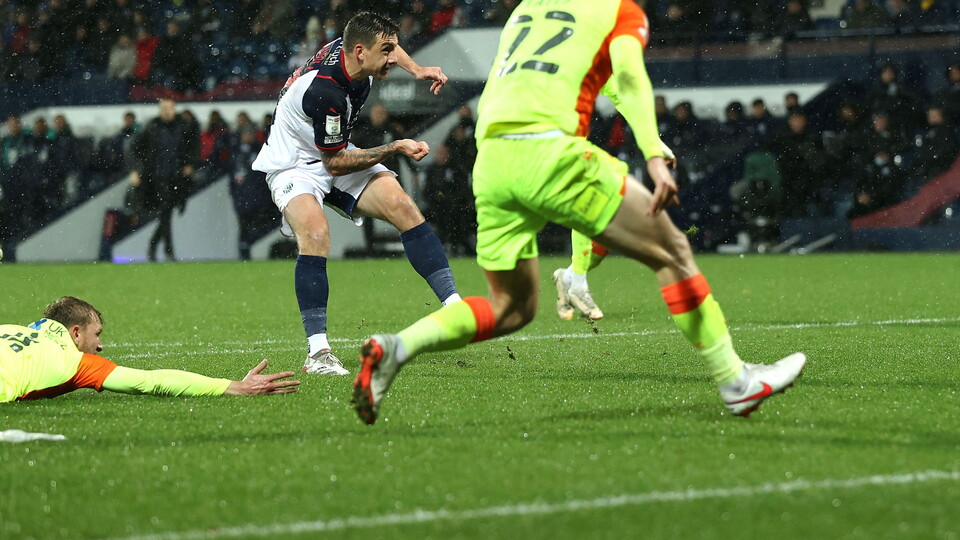 West Bromwich Albion were the only side in the top three of the Sky Bet Championship to win on the weekend, Norwich City loanee Jordan Hugill contributing to the three points.