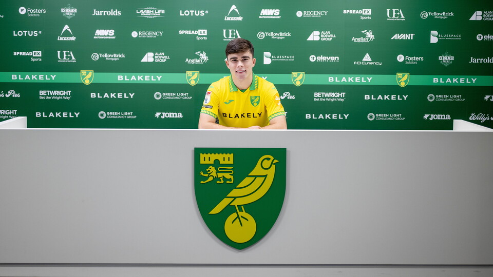 Norwich City have completed the loan signing of Harry Amass from Manchester United for the remainder of the season.