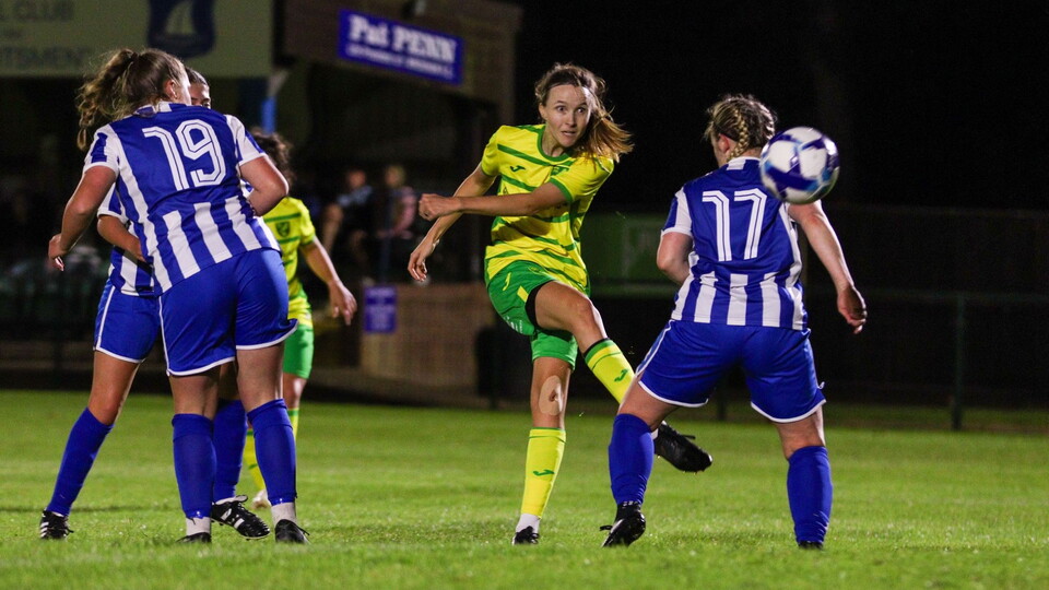A brace from new signing Shannon Shaw saw Norwich City Women clinch a 2-0 win over Wroxham Women in a pre-season training game.