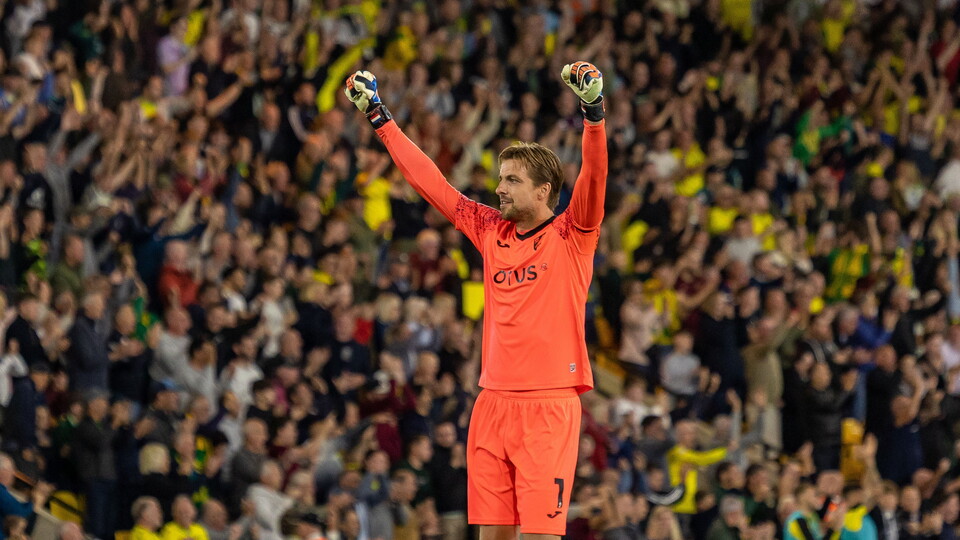 Tim Krul has left Norwich City after signing for Luton Town.