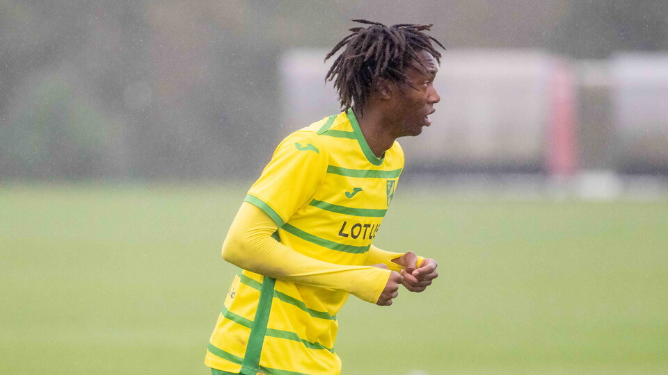 Errol Mundle-Smith scored a brace as Norwich City Under-18s claimed a 2-0 win over their Tottenham Hotspur counterparts.
