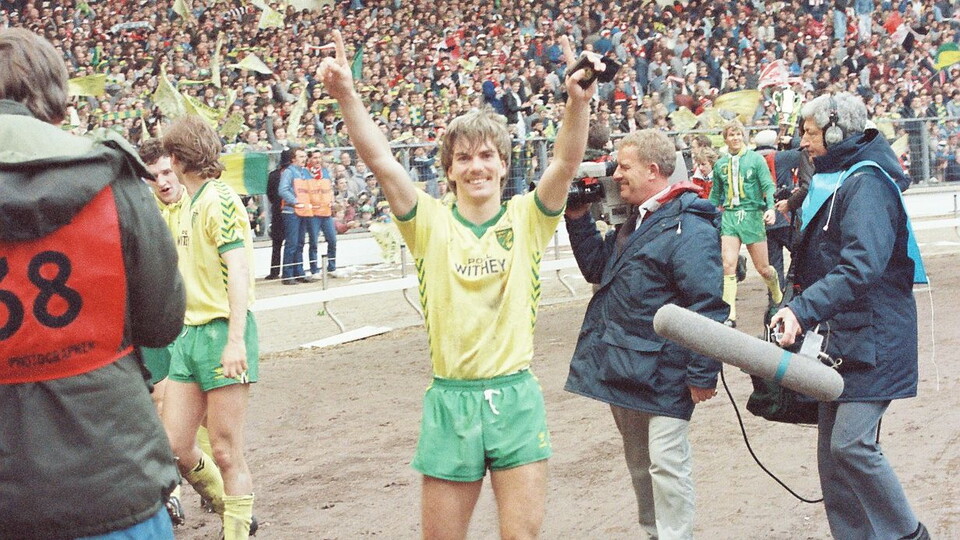 Forty years on from Norwich City's win over Sunderland in the Milk Cup final at Wembley, Mark Barham shared his memories of playing on one of the club's most celebrated days.
