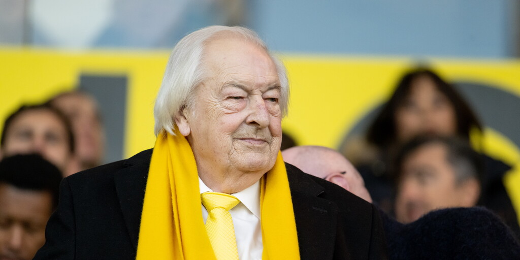 Tributes and celebration of Michael Wynn Jones at Portsmouth fixture | ...